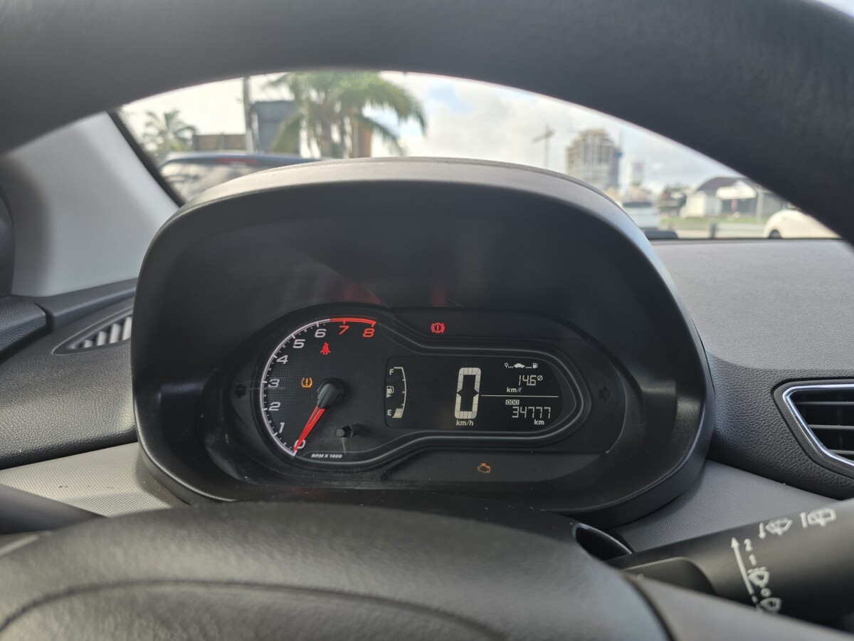 Chevrolet Onix LT 1.0 EXCELENTE ESTADO! | Permuta / Financia Chevrolet Onix LT 1.0 EXCELENTE ESTADO! | Permuta / Financia