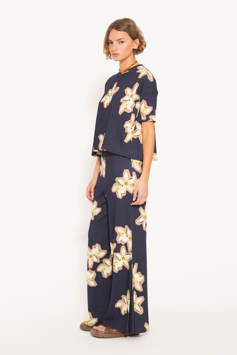 REMERA FLOWER Azul Marino