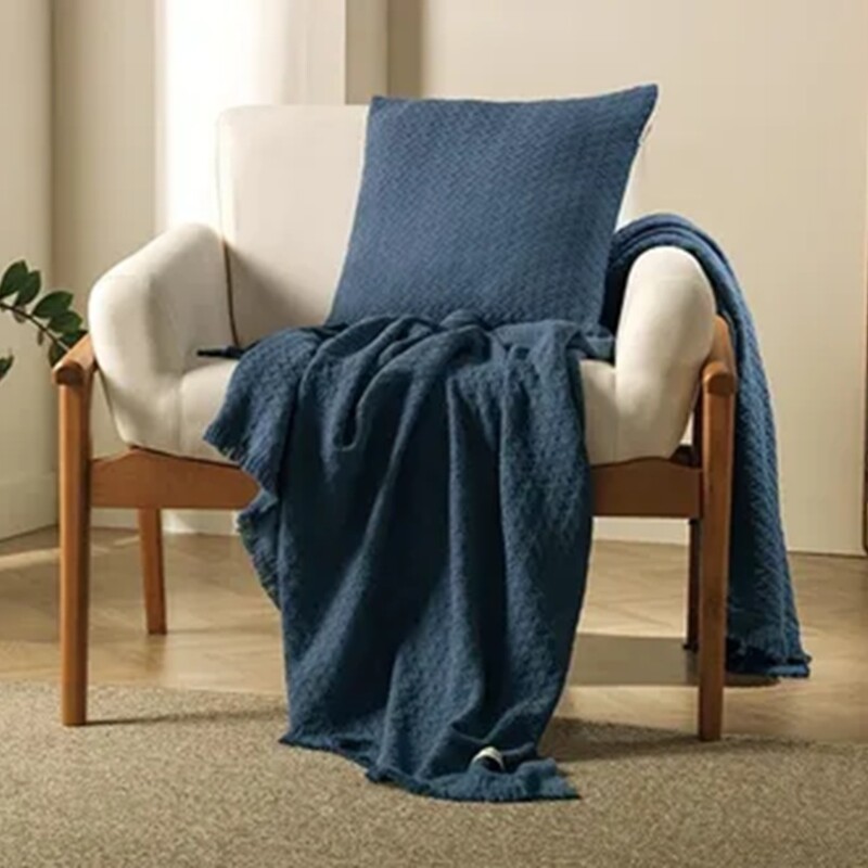 Almohadon Karsten Movaz Azul Marino