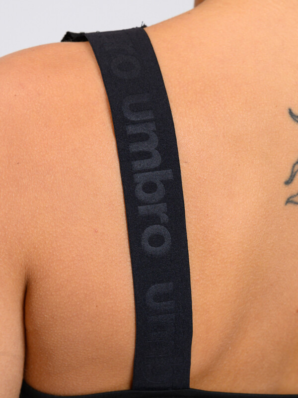 MUSCULOSA LESSLY DAMA Umbro Mujer 002