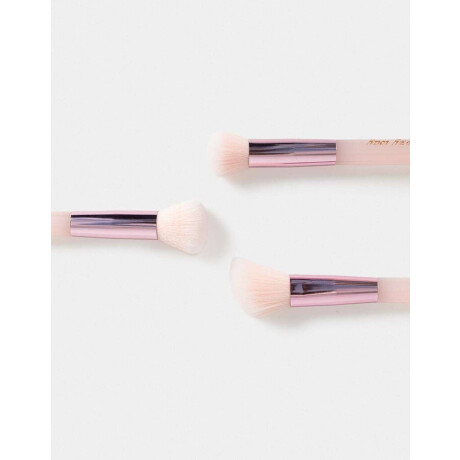 Set De 3 Brochas De Maquillaje In A Cozy Way Translúcidas Con Acabado Glossy Rosa Claro