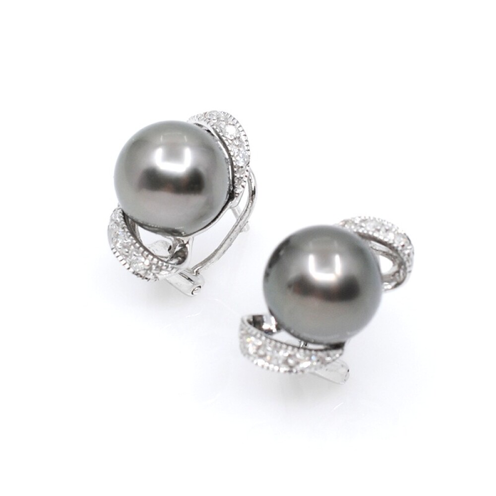 Caravanas en oro 14k blanco , brillantes y perlas de cultivo negras de 9,5 mm Caravanas en oro 14k blanco , brillantes y perlas de cultivo negras de 9,5 mm