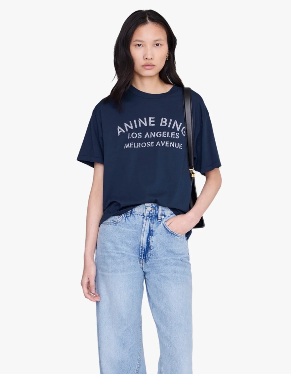 REMERA CADE MELROSE STENCIL 