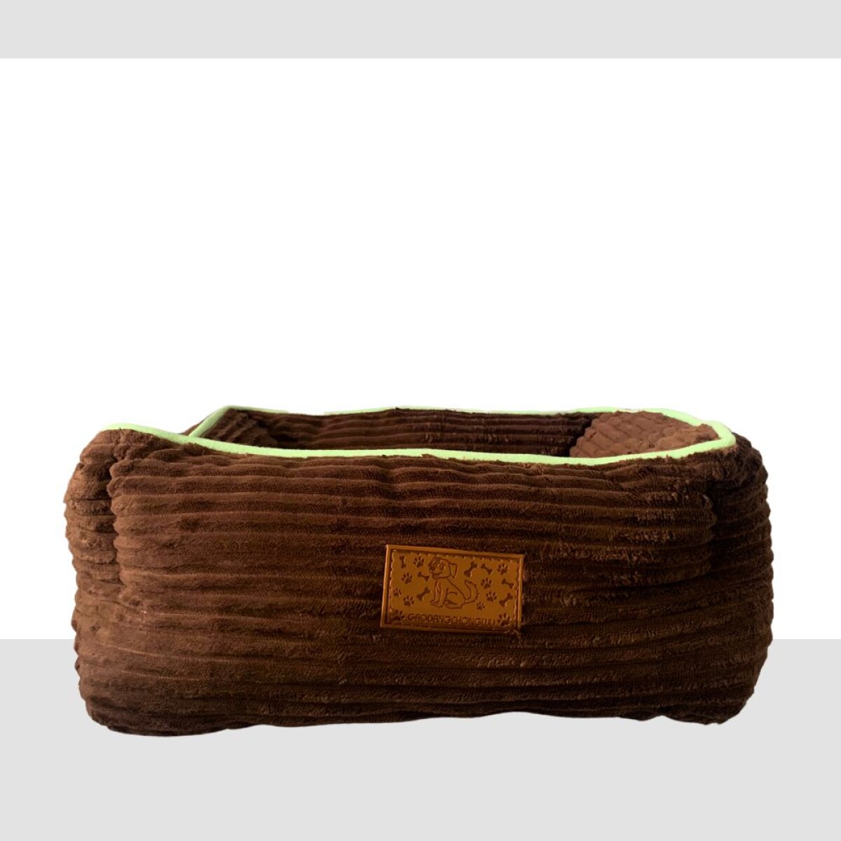 Cama con Detalle en Verde 36*36*17 cm 