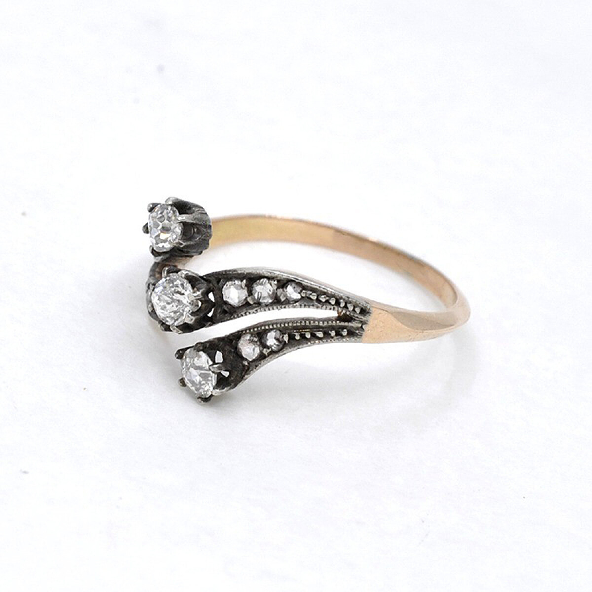 Anillo Oro 18K Con Brillantes Y Diamantes 