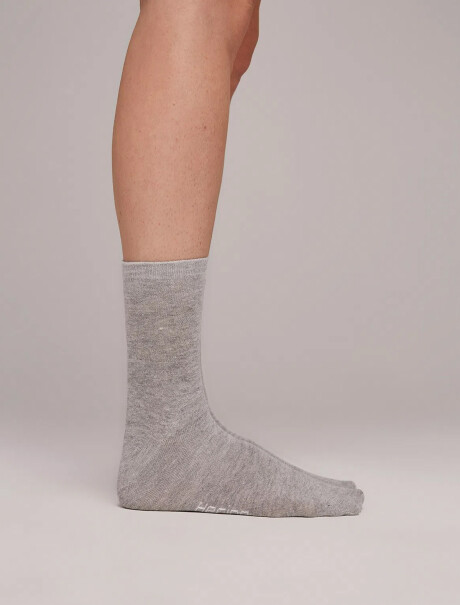 KIT C/3 PARES DE MEDIAS UNISEX CAÑO MEDIO GRIS