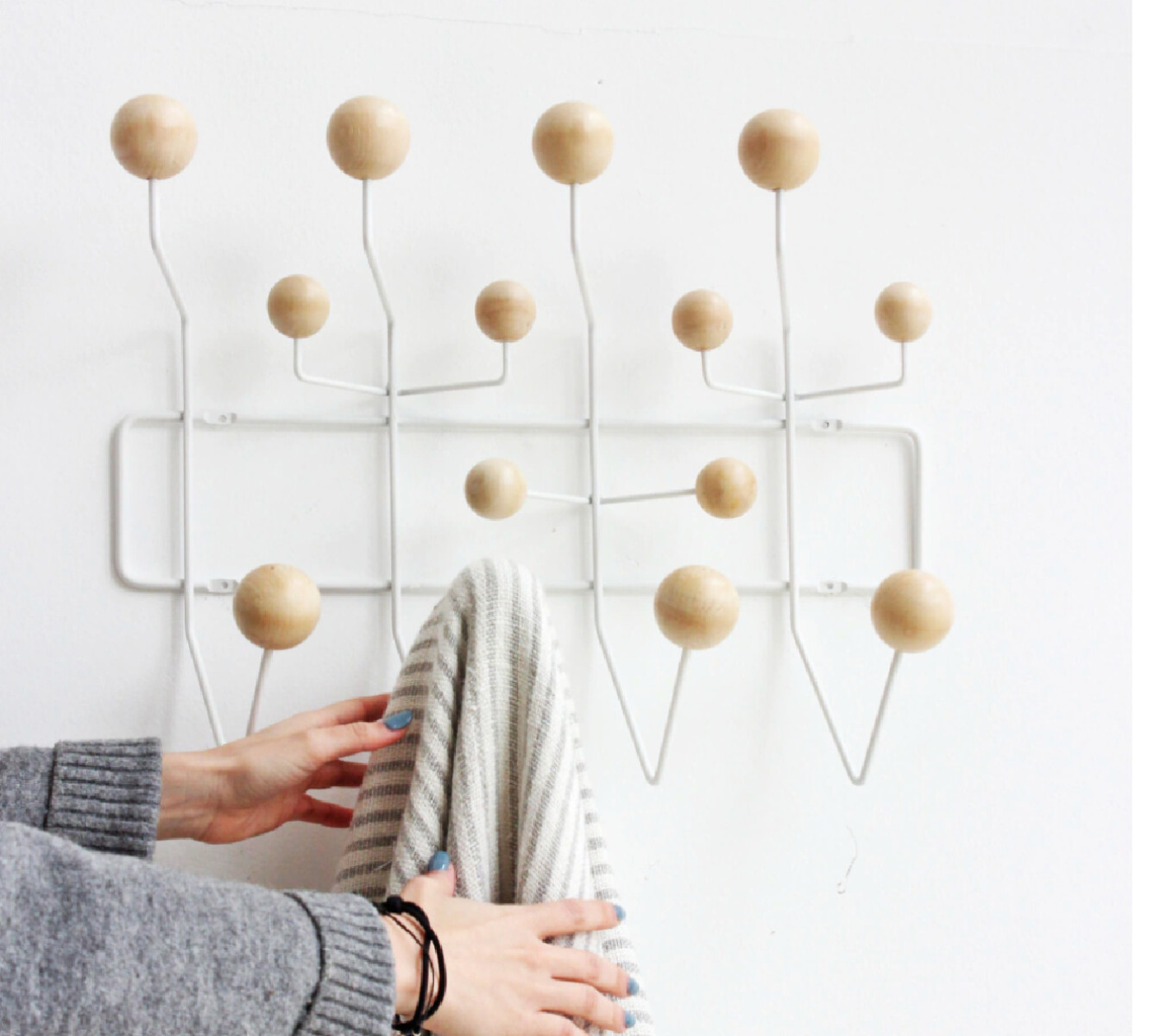 Perchero Eames 