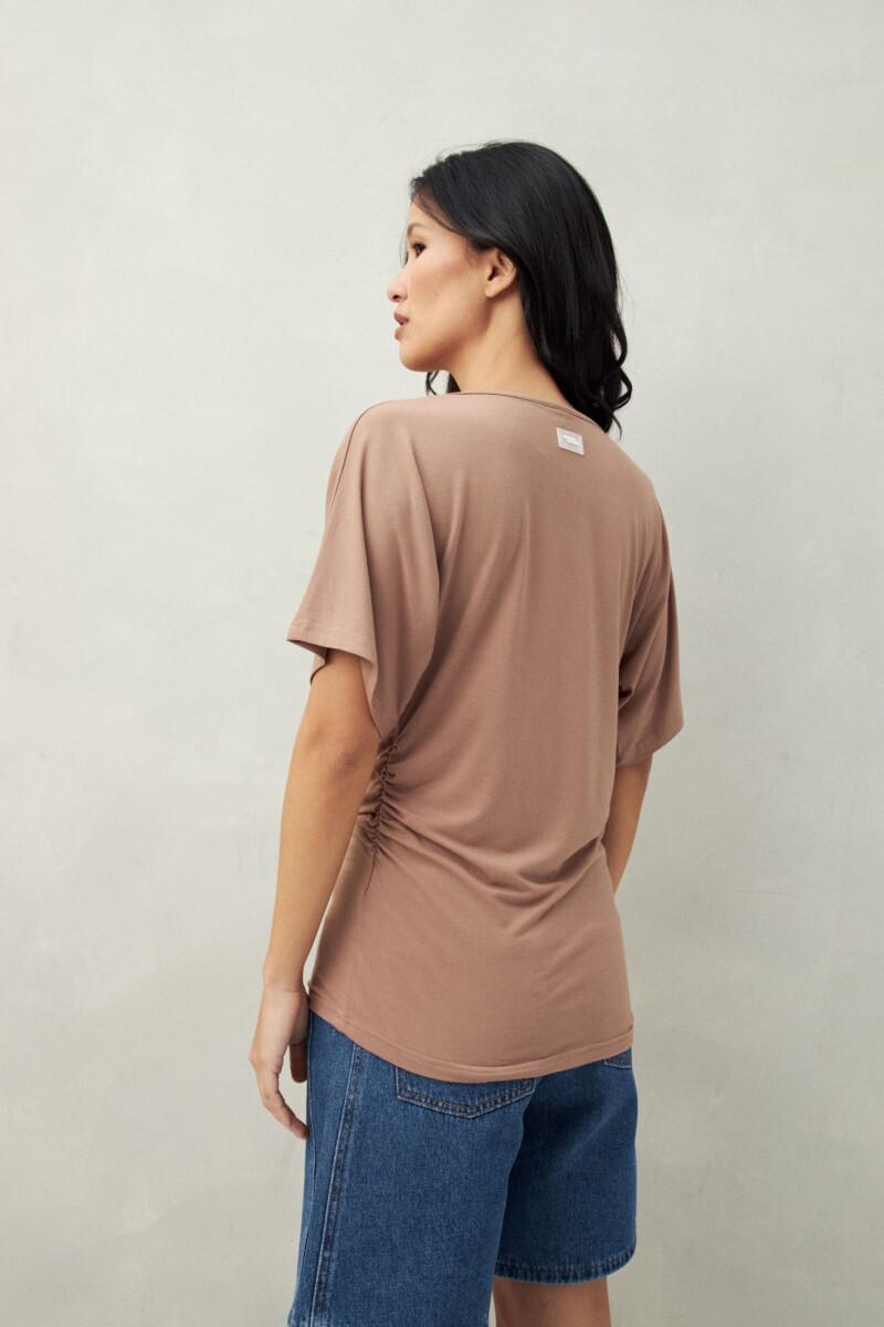 REMERA BINDER Visón