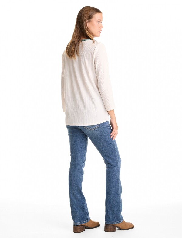 Blusa Bordadas & Textura Crepé CRUDO