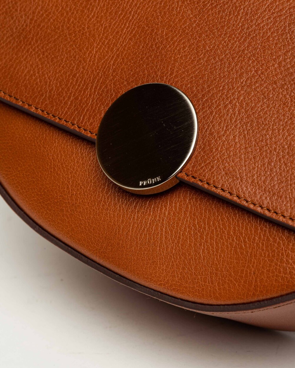 Bandolera The Circle en cuero liso Cuoio