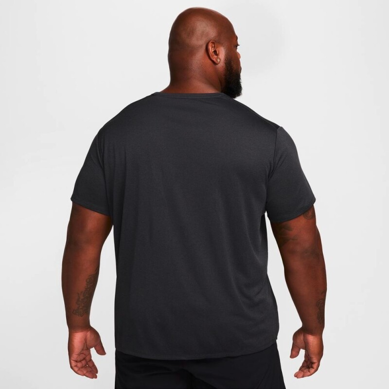 Remera Nike Dri-Fit Miler Swoosh Top de Hombre Negro