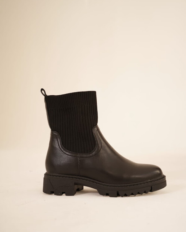 Bota Carl corta negro