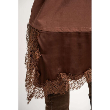 Remera Ruedo Saten Marron