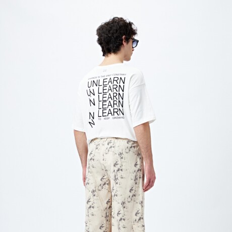 BERMUDA SKATER PRINT Gris Claro