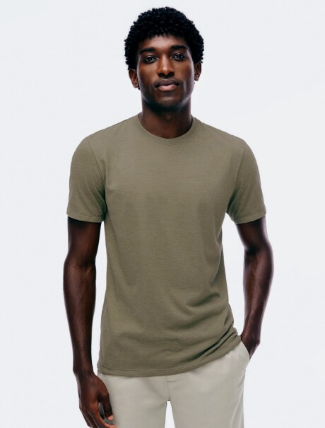 CAMISETA BÁSICA UNISSEX REGULAR WORLD VERDE