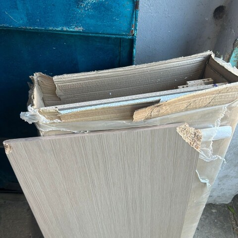 [OUTLET] Cómoda Cajonera para Dormitorio de 4 Cajones y 1 Puerta en MDP - Noce [PIEZA GOLPEADA] [OUTLET] Cómoda Cajonera para Dormitorio de 4 Cajones y 1 Puerta en MDP - Noce [PIEZA GOLPEADA]