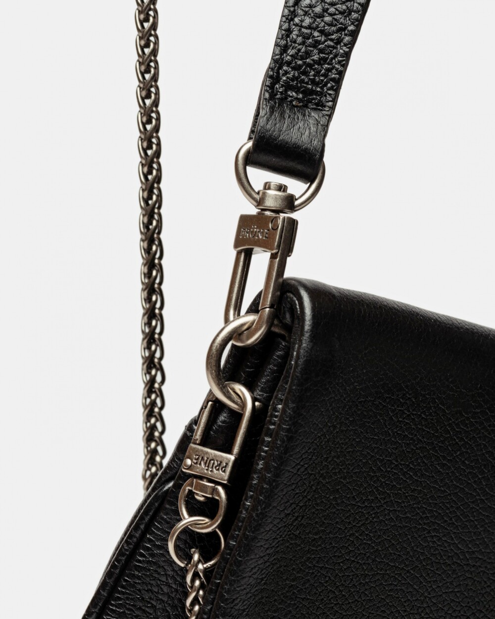 Bandolera Curve en cuero graneado Negro