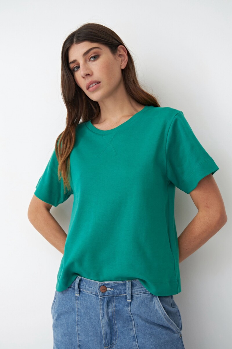 Remera escote base oversize verde