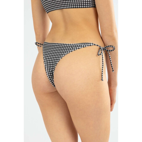 Colaless ostia est Black vichy