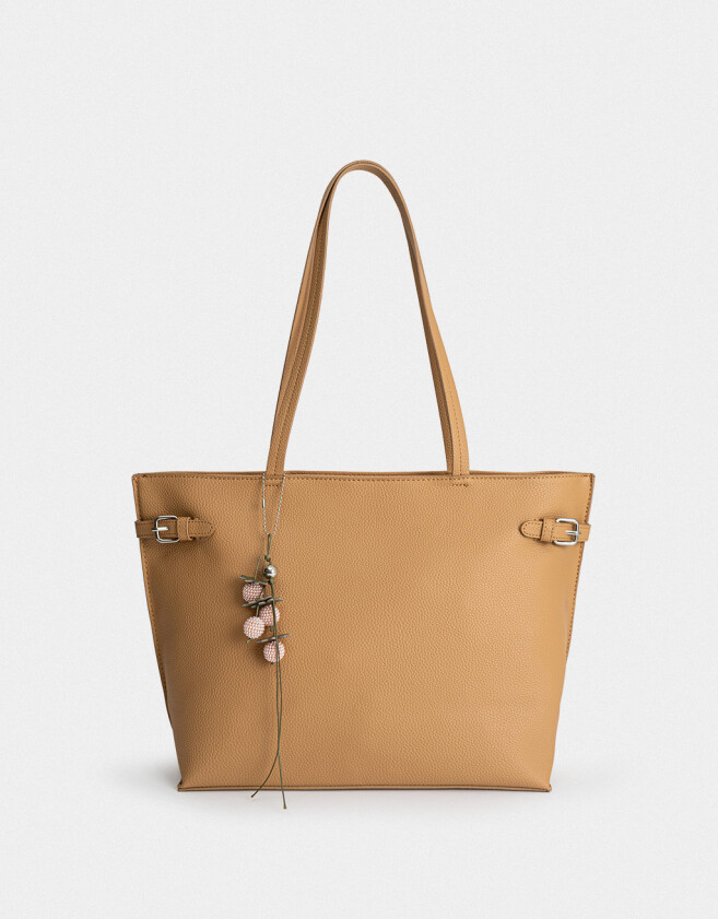 Shopper Cartera Shopper Con Charm - Marron Camel