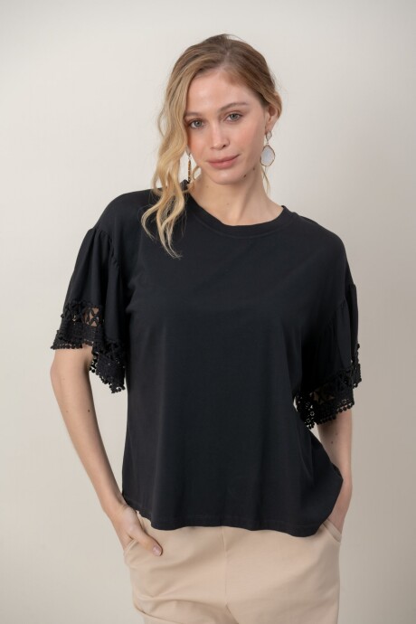 REMERA DHARA Negro