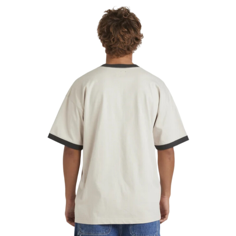 Remera MC Billabong Script Ringer - Beige Remera MC Billabong Script Ringer - Beige