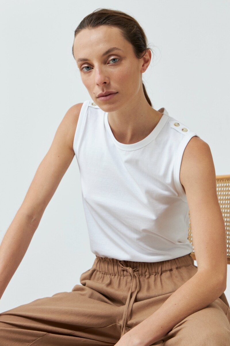 Musculosa con botones en hombros blanco