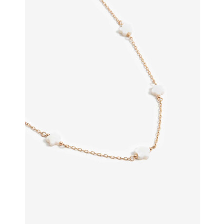 Collar Con Charm Floral Dorado