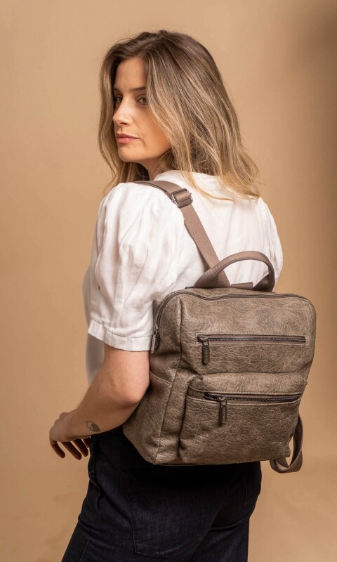 MOCHILA CLAVEL GRIS ELEFANTE