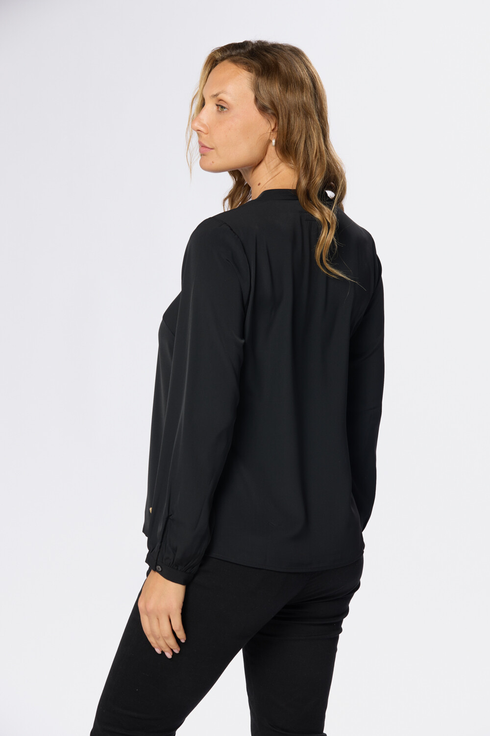 BLUSA CUELLO MAO Negro