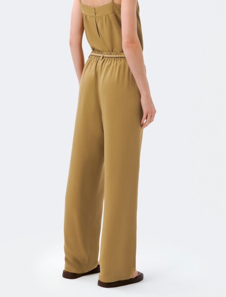 PANTALONES RECTOS CON CINTURÓN MARRON