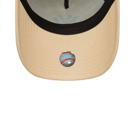 Gorra League Ess Eframe Neyyan Unisex Crema