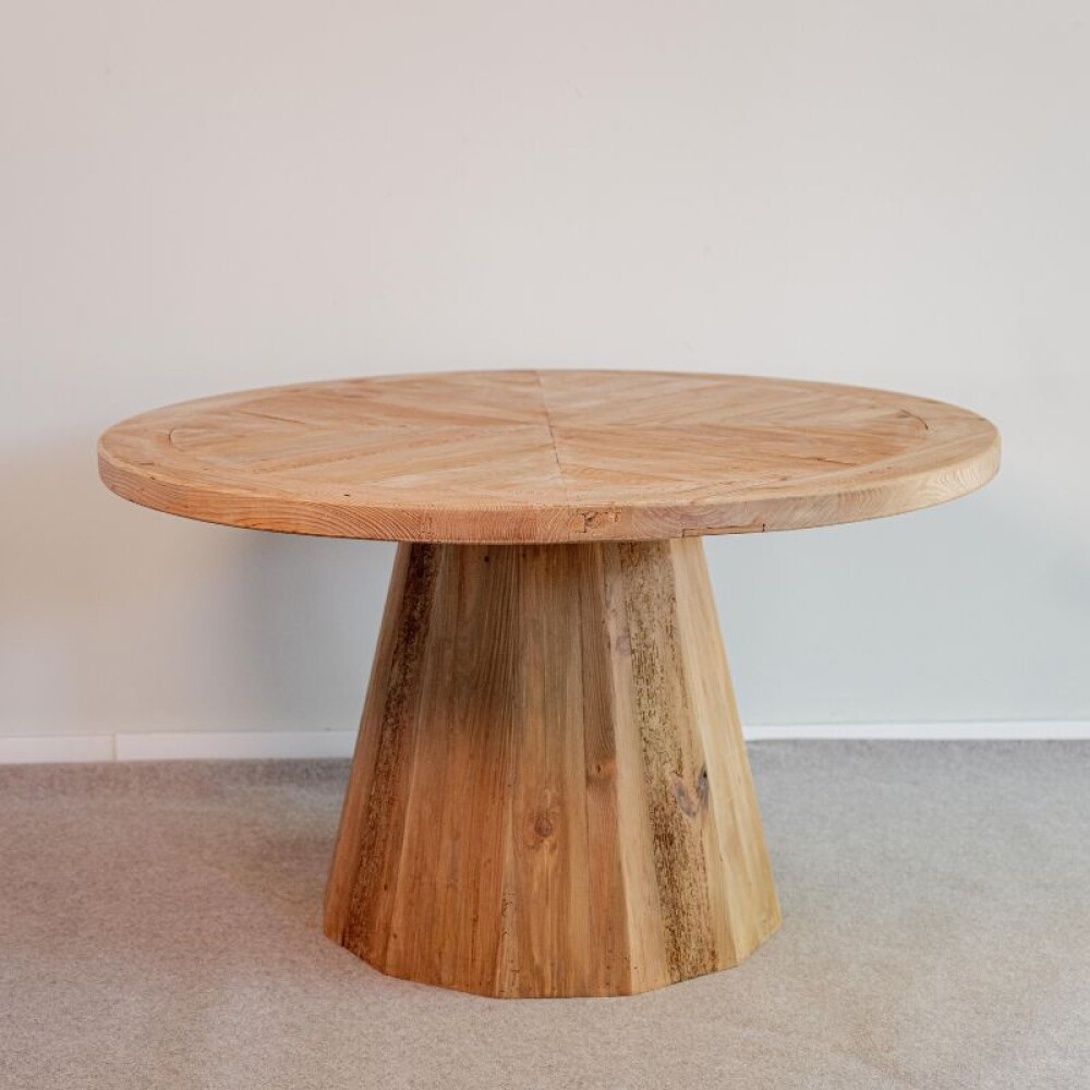 Mesa de Comedor Otero / Madera Reciclada Mesa de Comedor Otero / Madera Reciclada