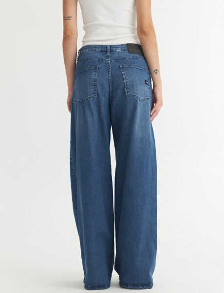 Jean Maia Blue I25