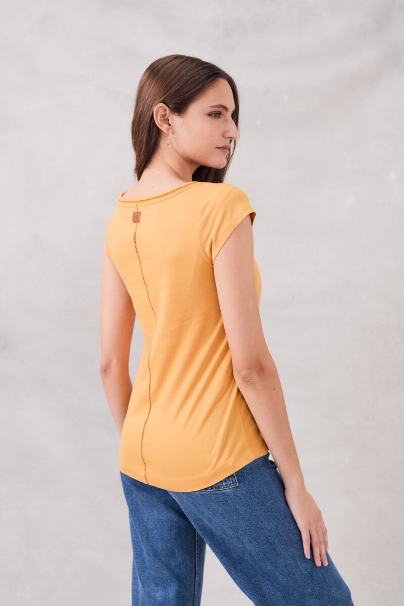 Remera Algodón Peinado Camel