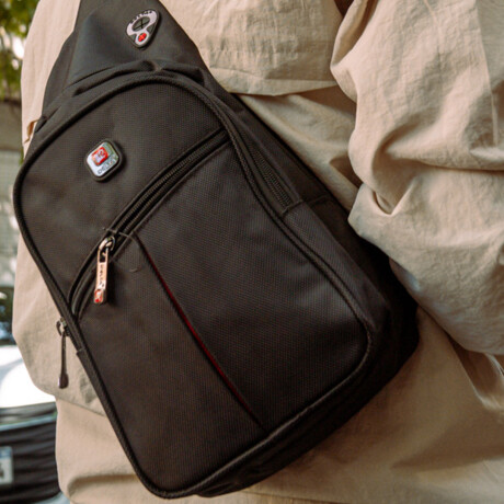 Mochila negra cruzada Elon Mochila negra cruzada Elon