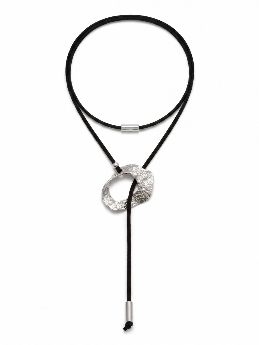 Collar con cordon y dijes de acero - plateado 