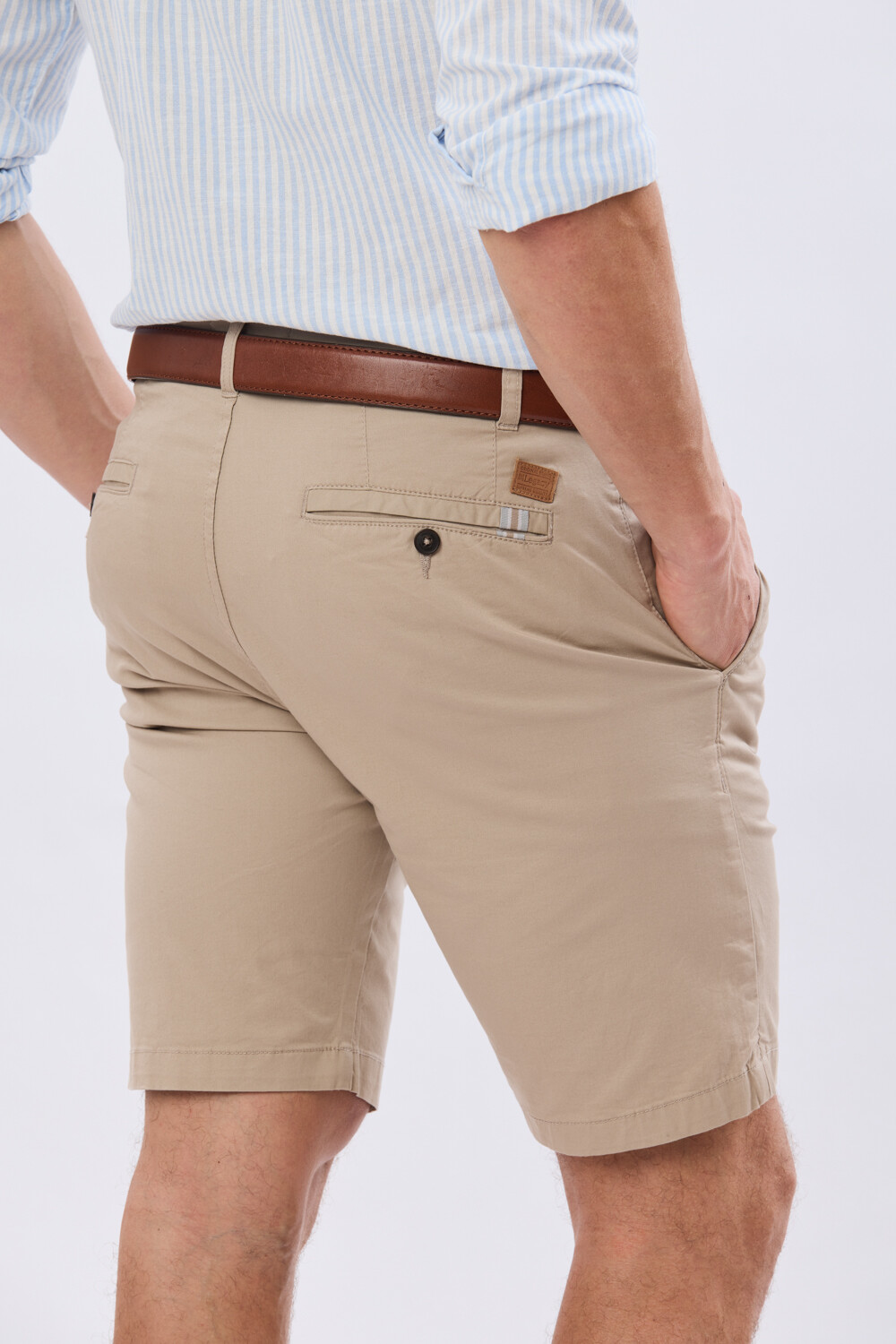 BERMUDA CLASICA CON ELASTANO Beige