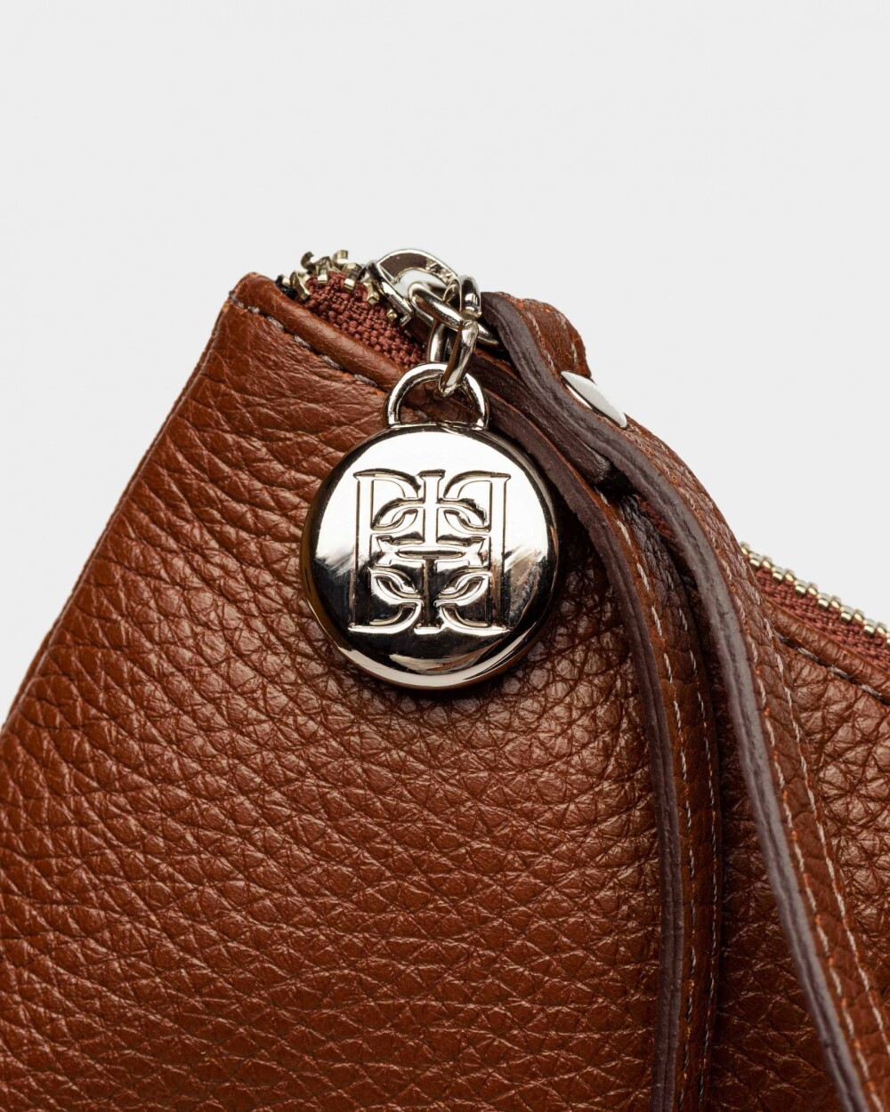 Sobre The Roots En Cuero Graneado Tabaco