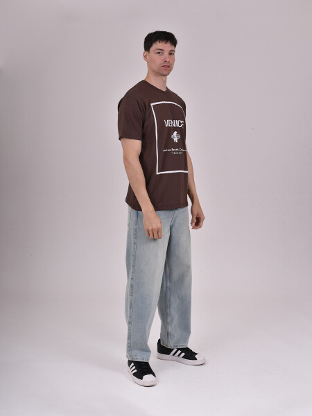 REMERA VENICE MARRON