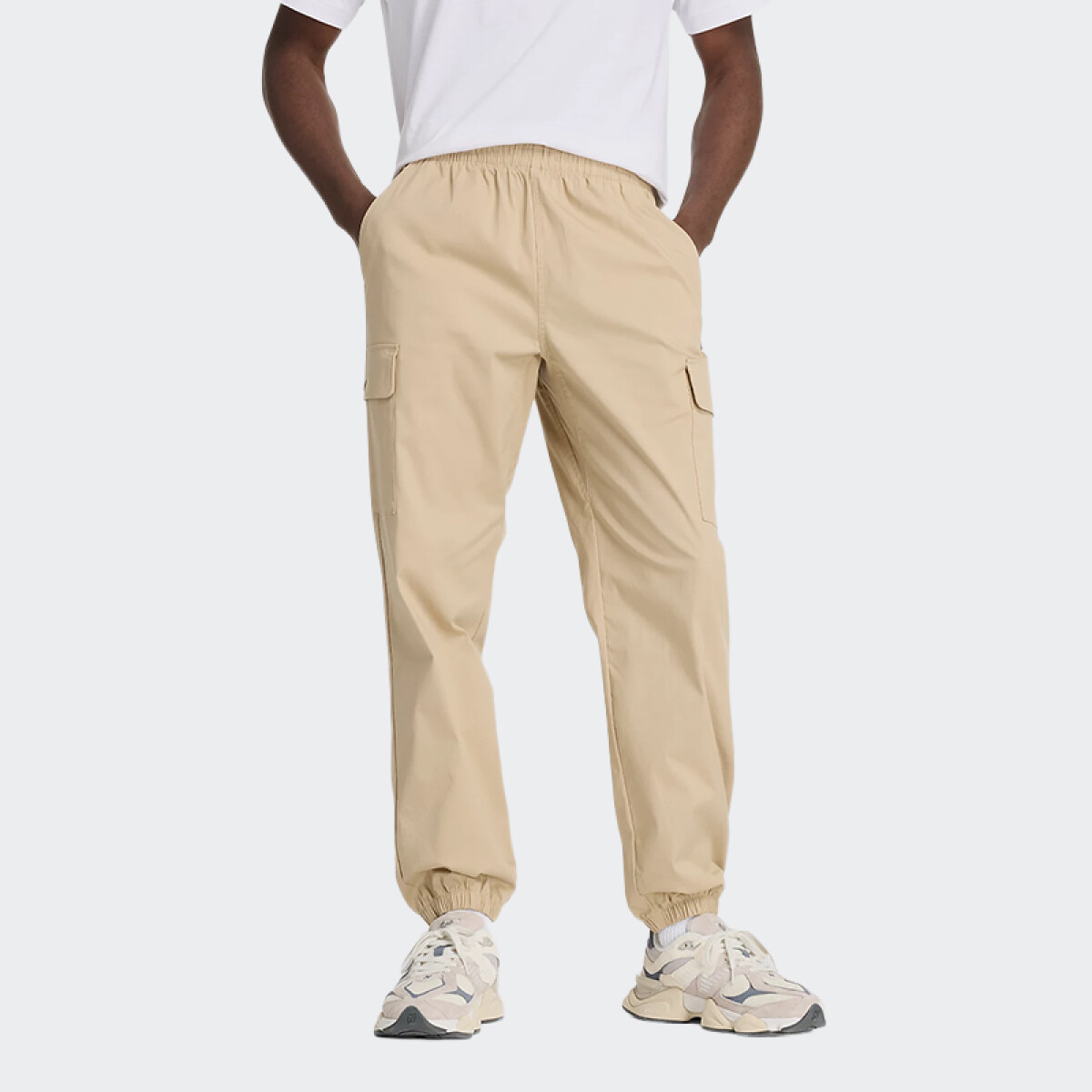 Pantalón New Balance Cargo - Beige 