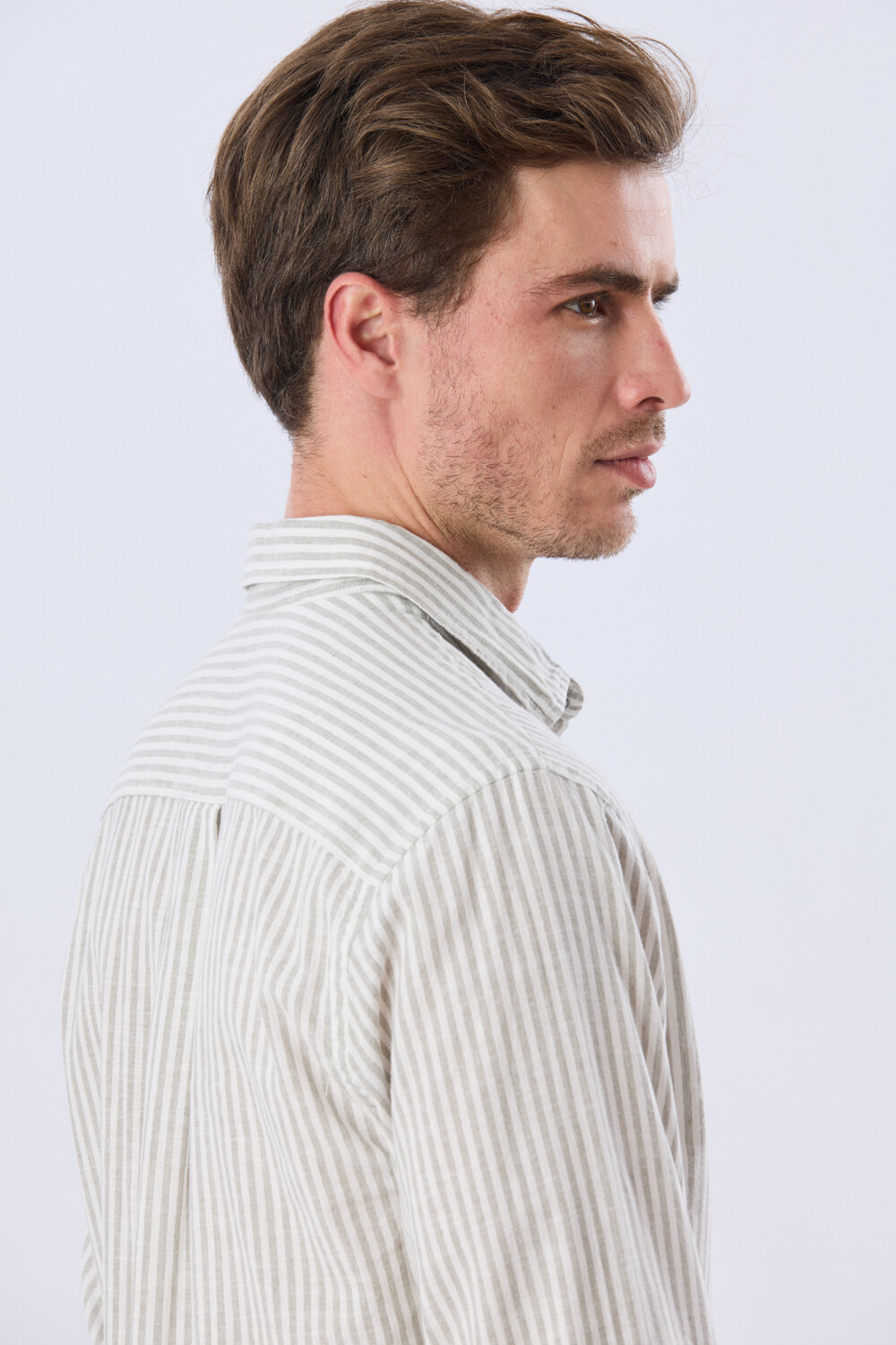 CAMISA RAYADA DE LINO Verde