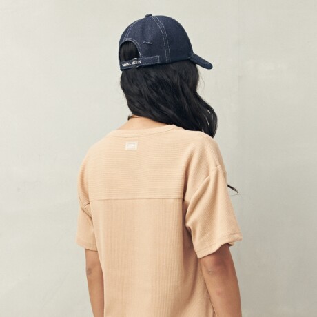 REMERA BASILE Caramelo