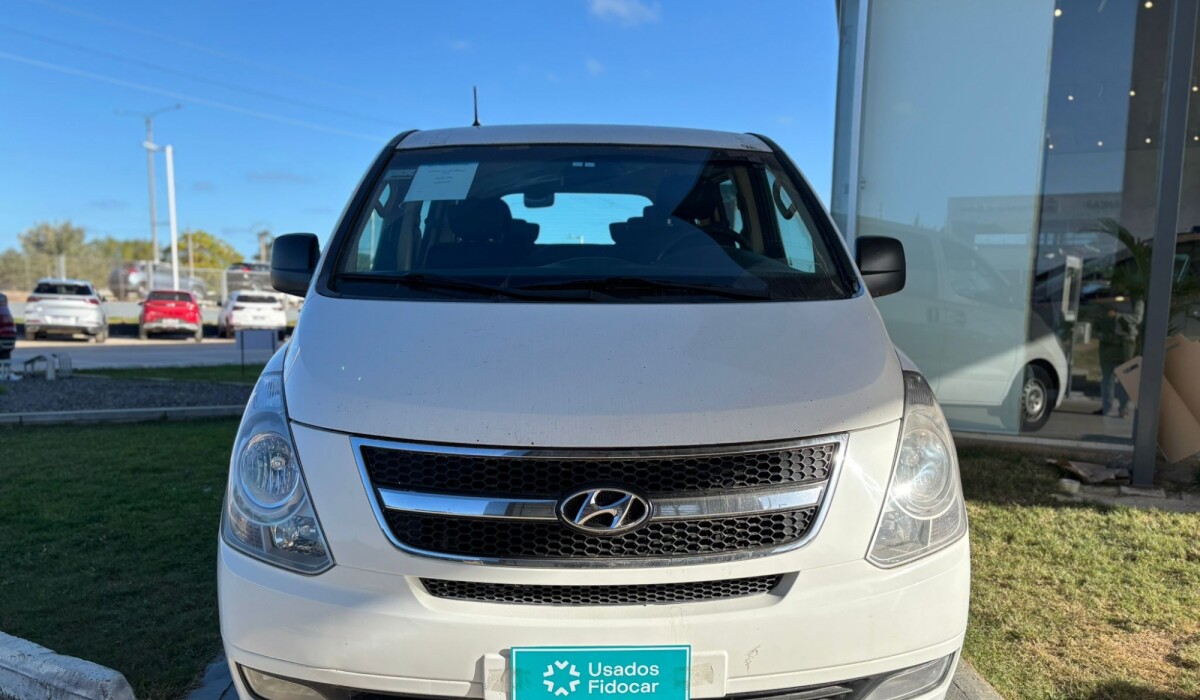 Hyundai H1 12Plz Minibus Diesel - 2014 Hyundai H1 12Plz Minibus Diesel - 2014