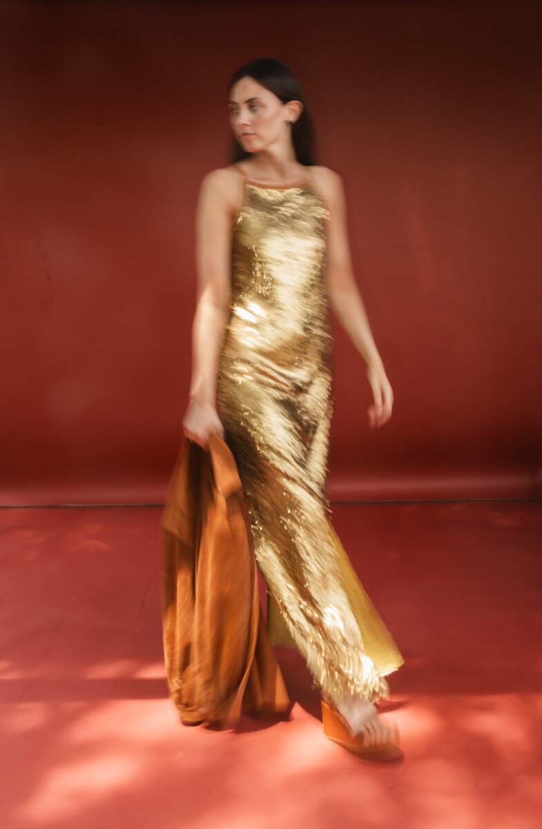 Using Dress - Dorado Fuerte 