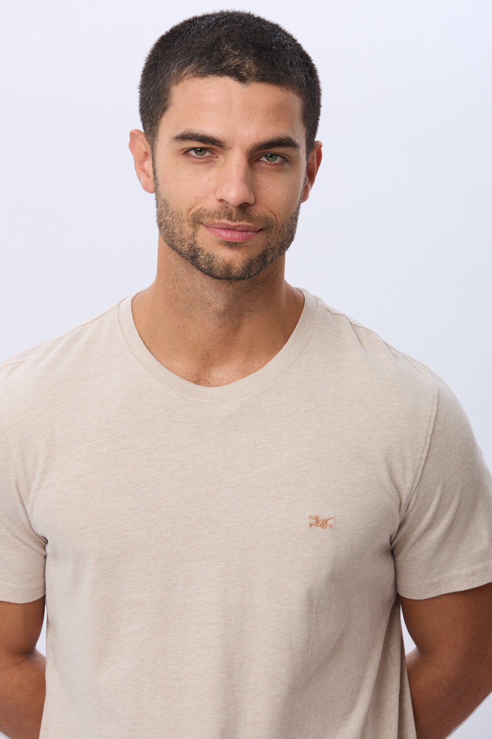 REMERA BÁSICA DE ALGODÓN Beige
