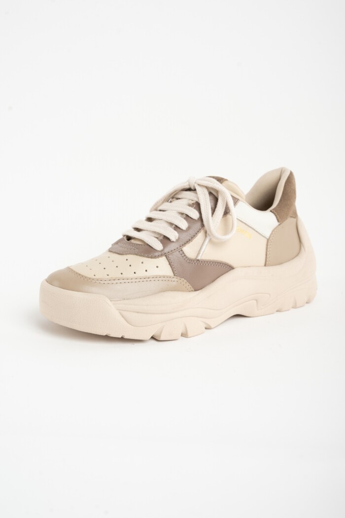 Zapatilla Cuero Combinada Nácar