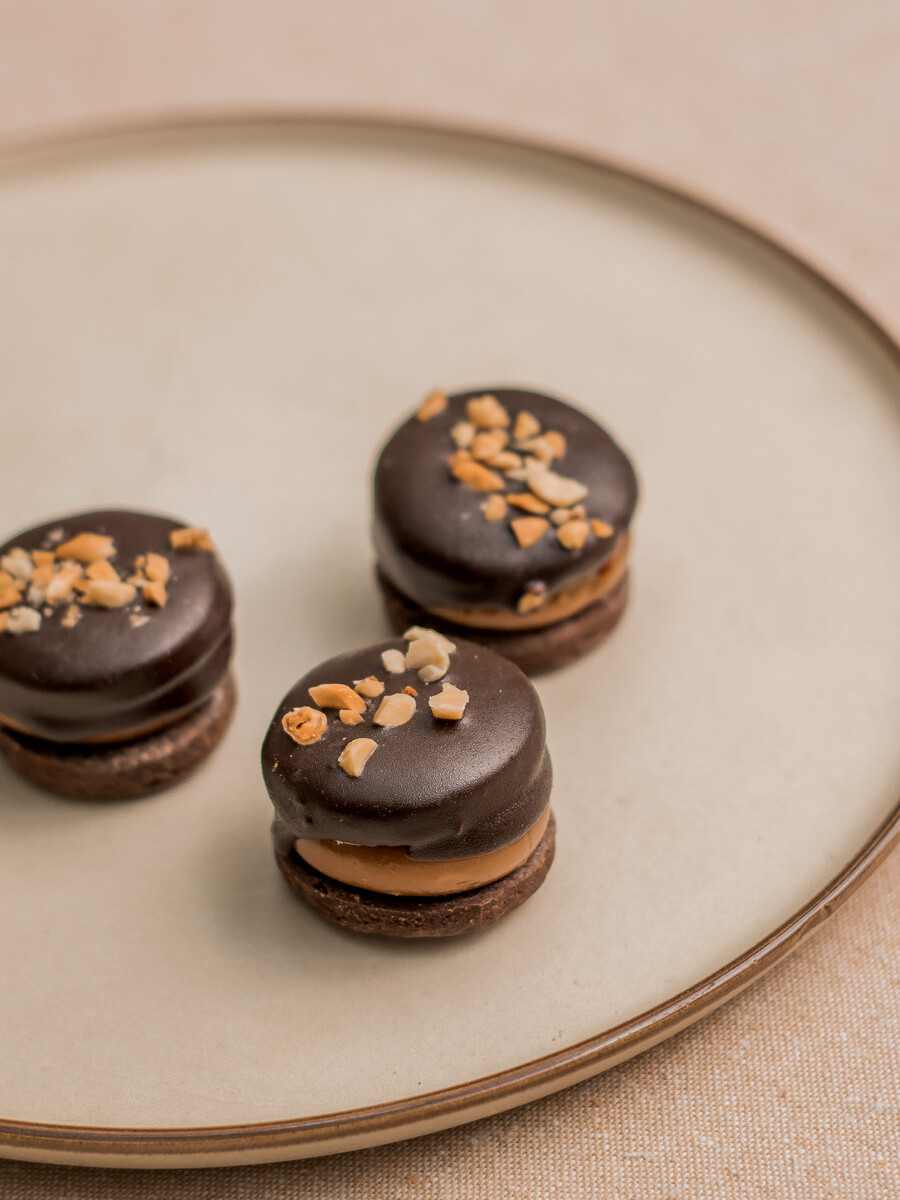 Alfajorcitos de chocolate y mani Alfajorcitos de chocolate y mani