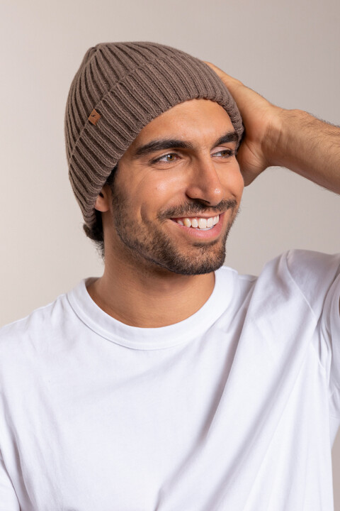 GORRO IVON POLANCO Tostado