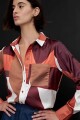 Camisa con estampa abstracta lacre